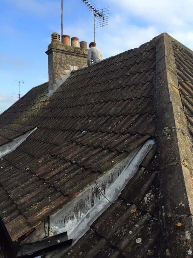 Mending broken roof - image 5 of 14