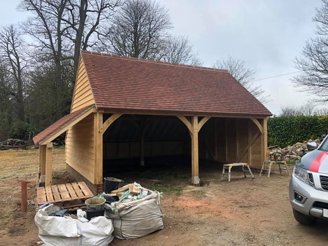 Oak Framed Building Roofers 1