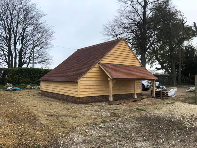 Oak Framed Building Roofers 3